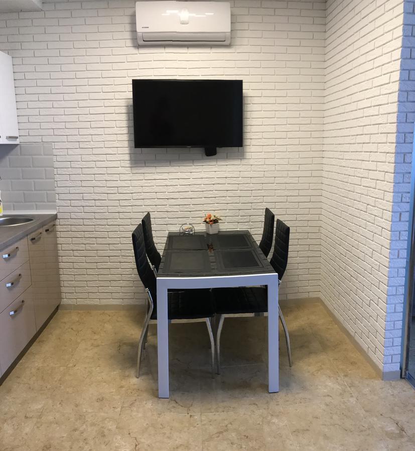 V&A Lux Apartments Μπατούμι Εξωτερικό φωτογραφία
