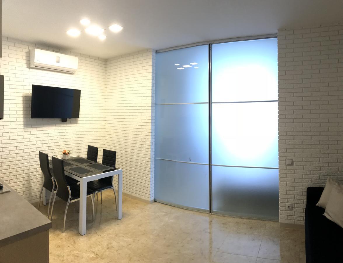 V&A Lux Apartments Μπατούμι Εξωτερικό φωτογραφία