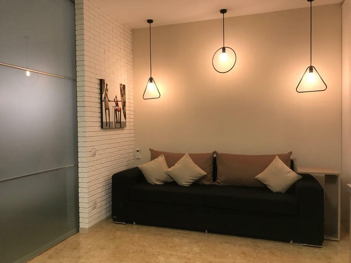 V&A Lux Apartments Μπατούμι Εξωτερικό φωτογραφία